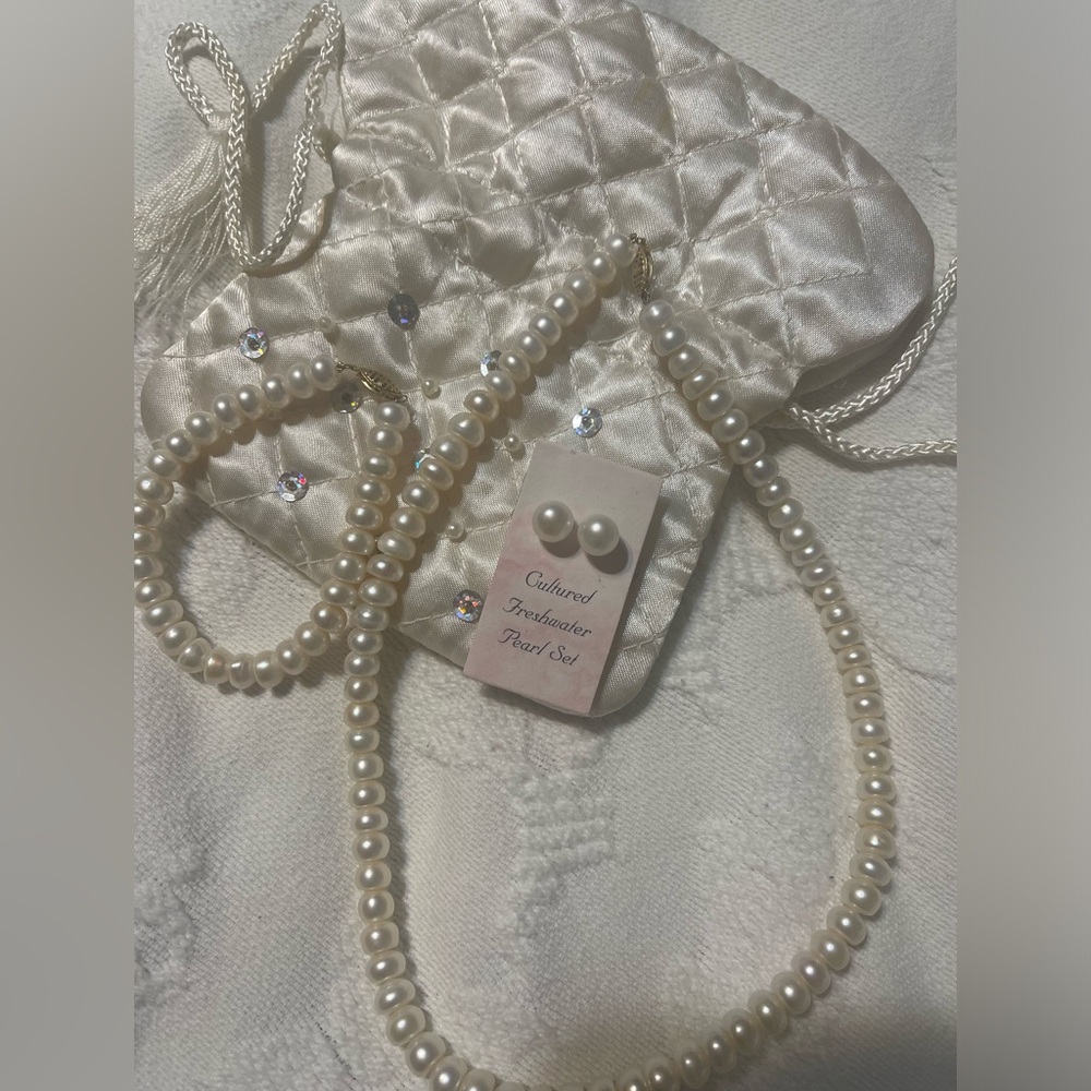 Genuine fresh water pearl set
